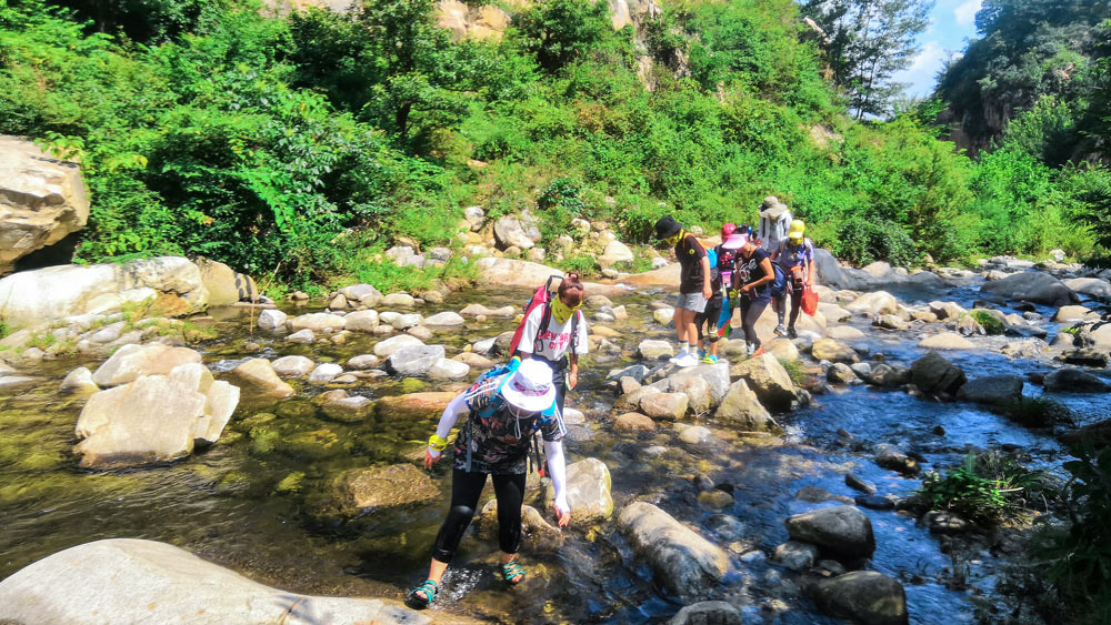 赛峪溯溪·夏日轻徒步,溯溪越河谷,亲子休闲1日
