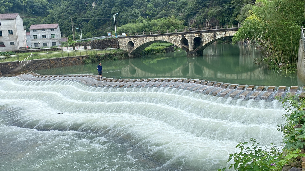 西施岩·嵊州小乌溪丨绍兴小三峡,轻徒戏水