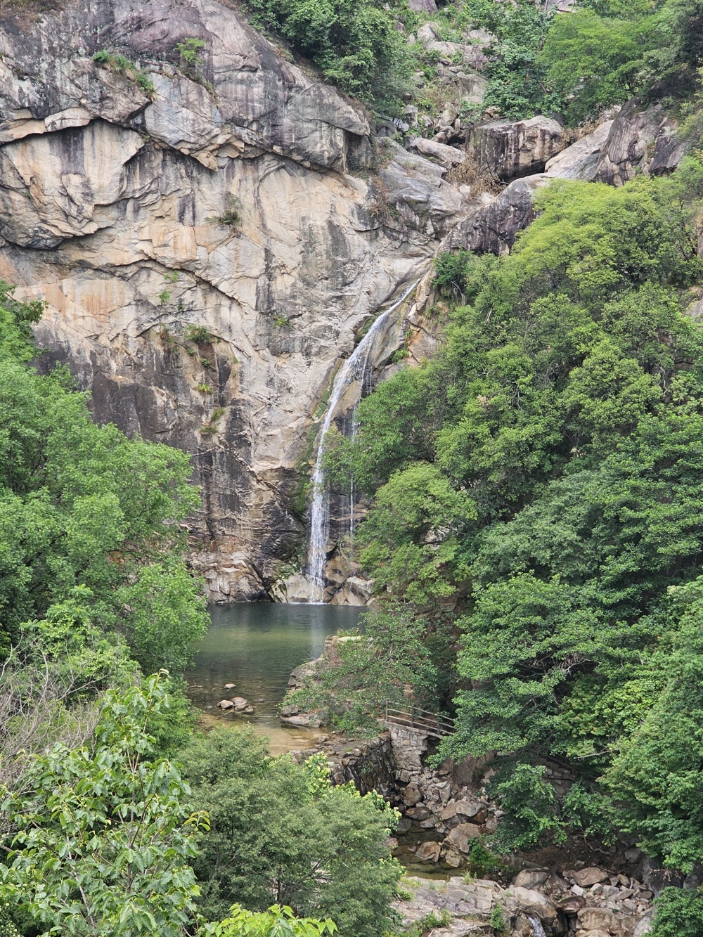 初夏寻幽 ·百尺潭丨伏牛山秘境溯溪 百尺高崖飞瀑