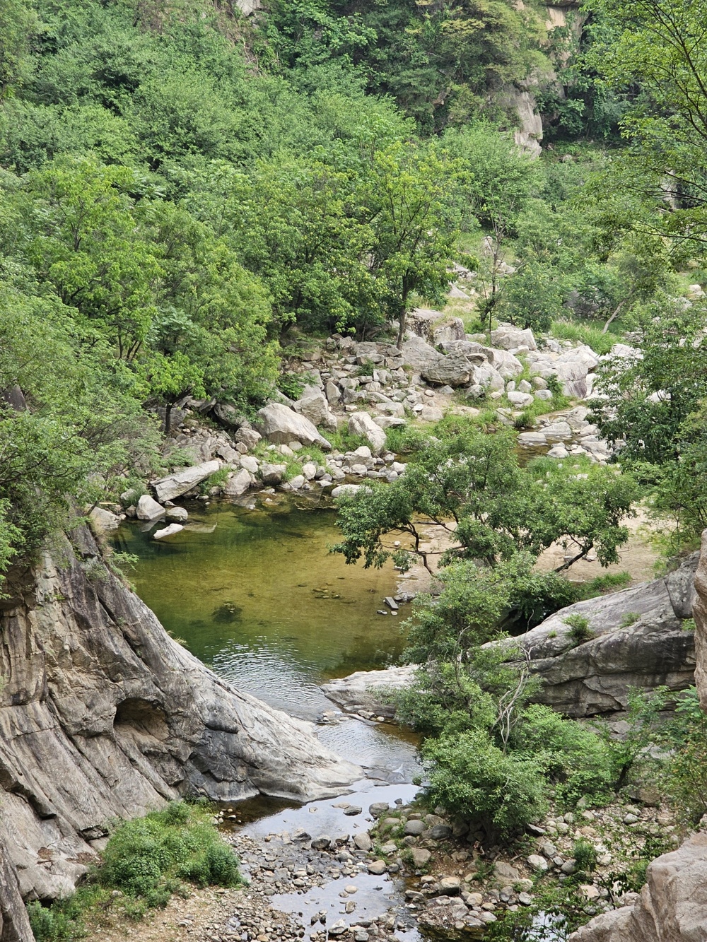 初夏寻幽 ·百尺潭丨伏牛山秘境溯溪 百尺高崖飞瀑