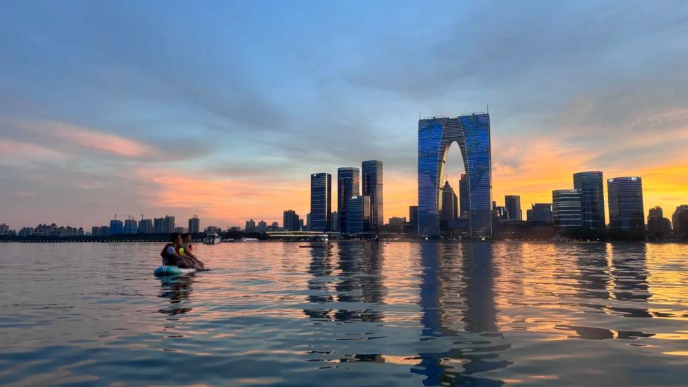 落日泛舟·金鸡湖｜解锁东方之门新视角！