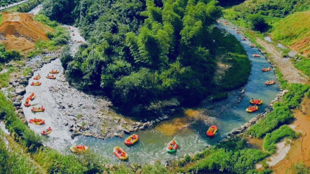 亲子·衢州探洞丨探秘华东天坑，三省通衢峡谷漂流