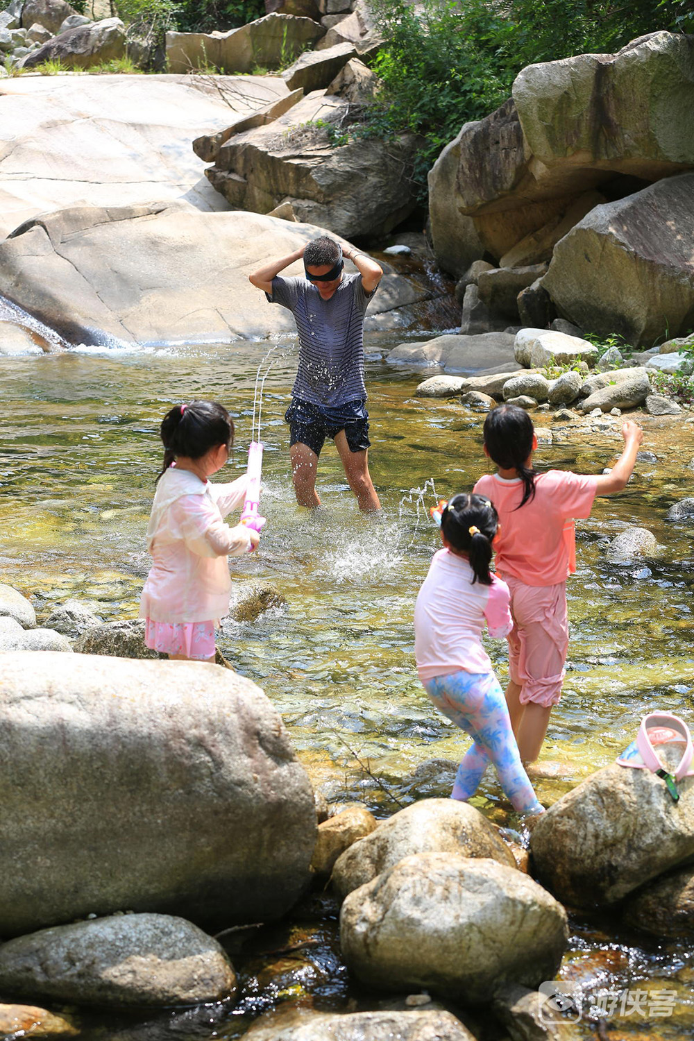 赛峪溯溪·夏日轻徒步，溯溪越河谷，亲子&独立营 - <暑期户外溯溪一日>5岁以上可报，夏日溯溪玩水，水枪大战，山林火锅，亲子徒步，清凉避暑好去处！