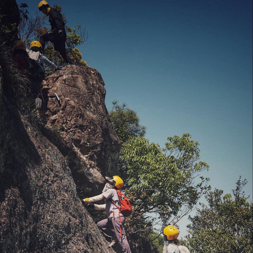 勇攀绝岩·九遮山｜铁锁十环九遮山，小张家界紫凝山