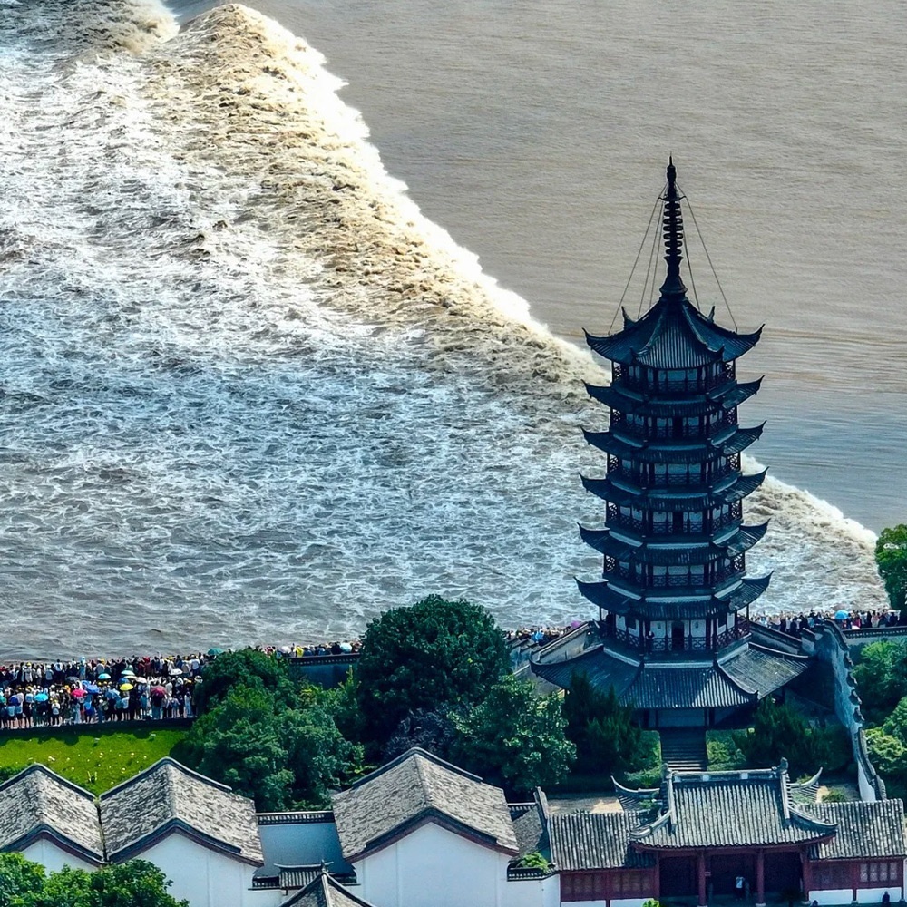 盐官大潮·钱潮奔涌 八月十八潮，壮观天下无