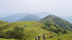 罗定八排山2天 | 重装徒步 粤西高山天然草原露营